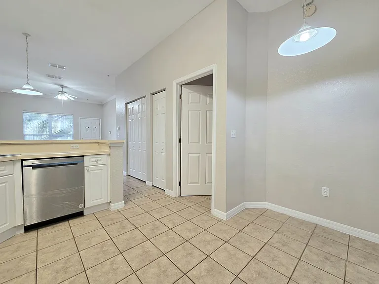 141 Reserve Cir #109 — Photo 13