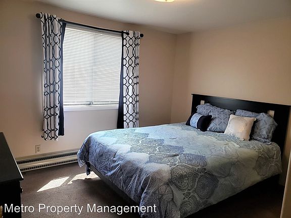 5th image of 1929 Burnstead Dr APT 1