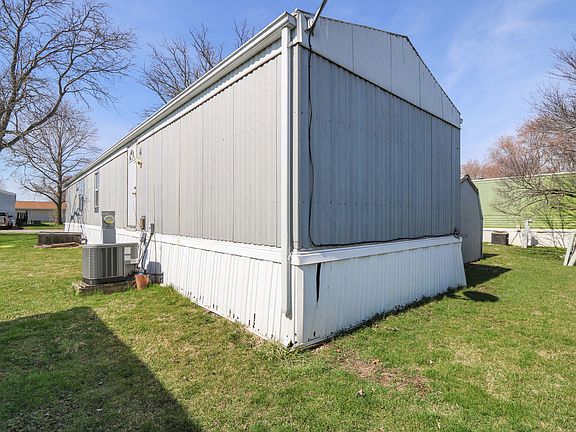 5th image of 4809 W Windsor Rd #D18