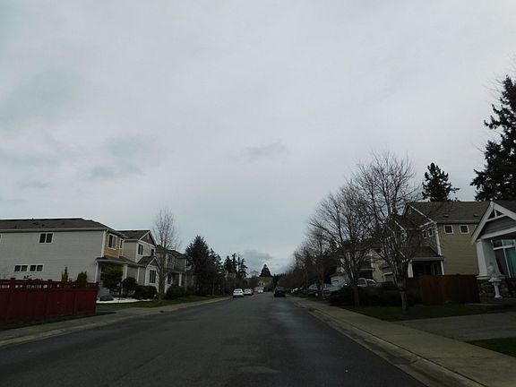 4th image of 1606 182nd St E