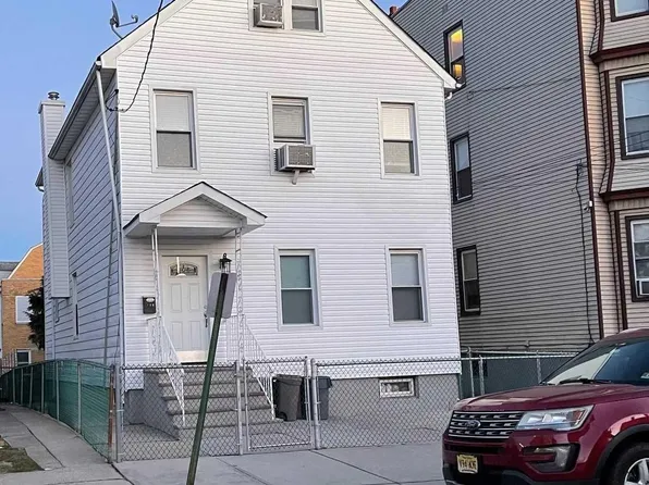 196 Devon St, Kearny, NJ 07032