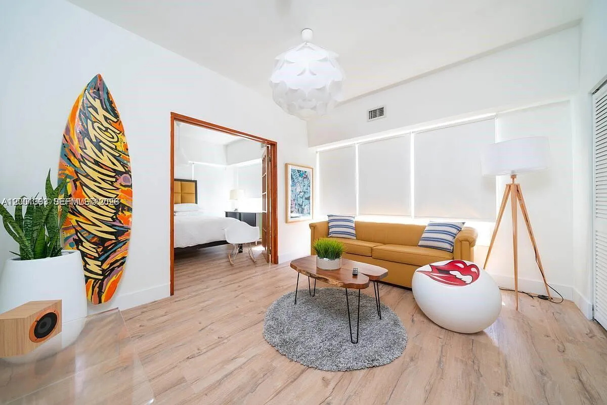 Building Photo - 227 1st St #7