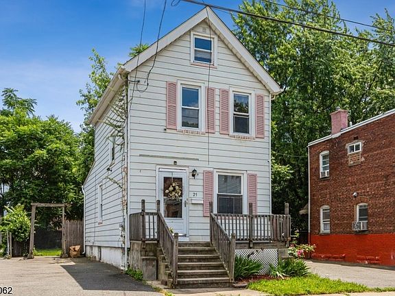 2nd image of 25 Thomas St