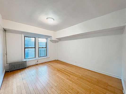 4th image of 134 Haven Ave #D