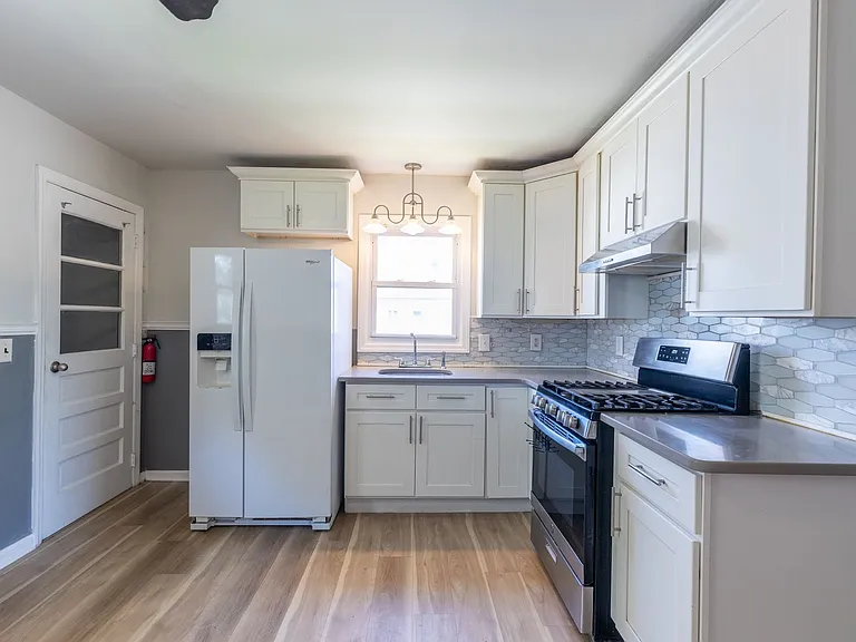 3 Leick Ave — Photo 5