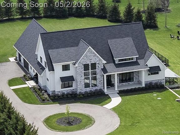 2nd image of 8439 Holcomb Rd