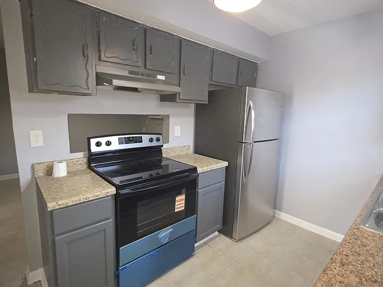 7843-7845 Sail St — Photo 5