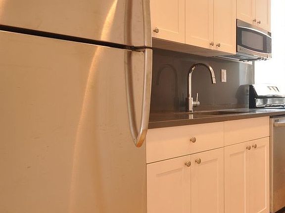 3rd image of 235 Naples Ter APT 3B