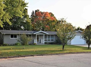 183 W Highland Dr, Oconto Falls, WI 54154