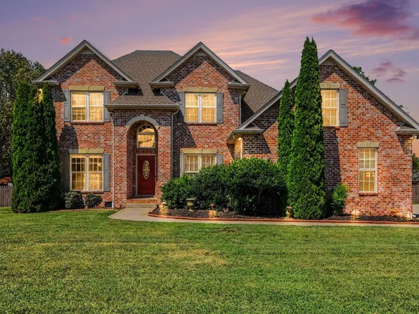 756 Starpoint Dr, Gallatin, TN 37066