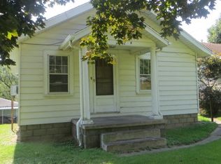 1302 38th Ave, Moline, IL 61265