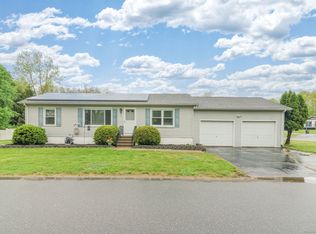 55 Colonial Rd, Plainfield, CT 06374