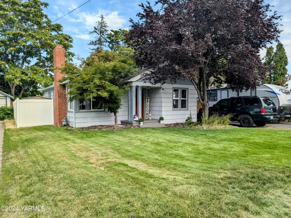 207 N 36th Ave, Yakima, WA 98902