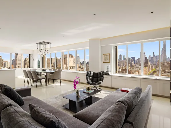900 Park Avenue image 1 of 19
