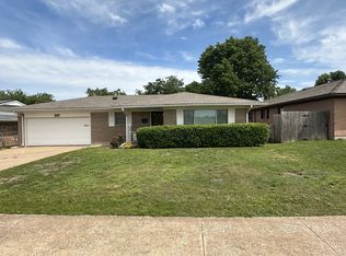 137 E Jarman Dr, Midwest City, OK 73110