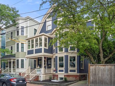 72 Dana St #1, Cambridge, MA, 02138