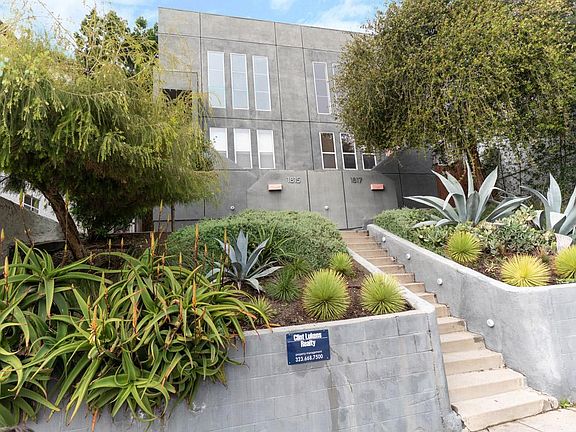 2nd image of 1815 W Silver Lake Dr #1815