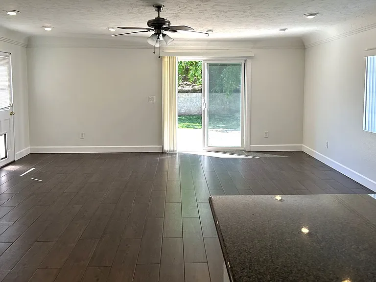4007 Cypress Ln — Photo 6