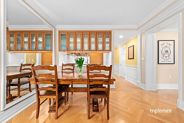 Sold by Triplemint | media 4