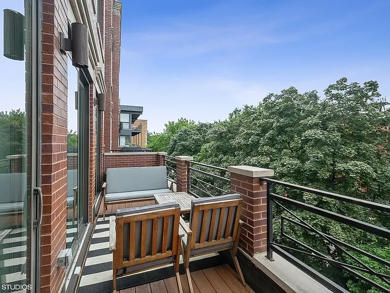 2305 W Wabansia Ave #3 — Photo 8