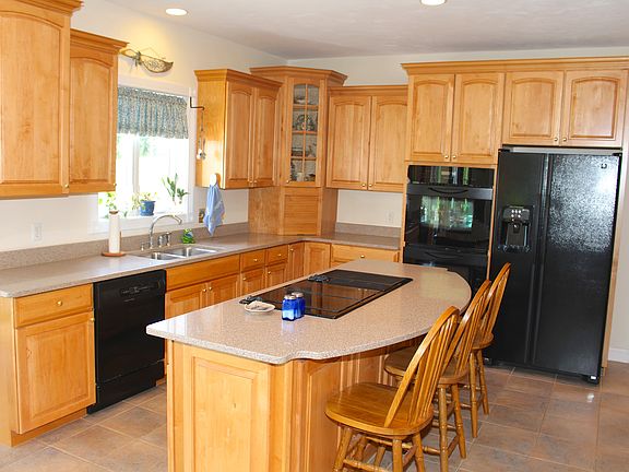 365 Hollis St - Lunenburg