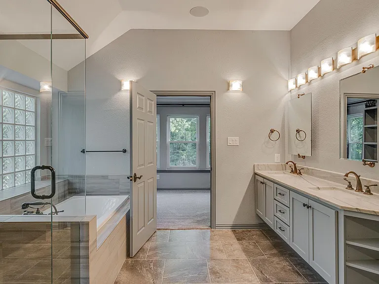 2417 Bonham Trl — Photo 39