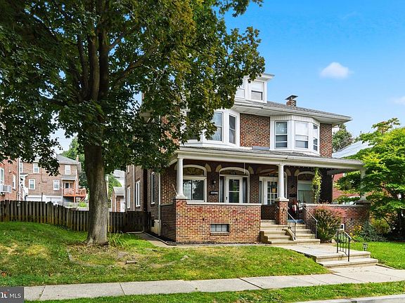 2nd image of 525 March St
