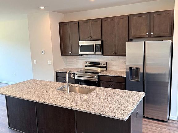 2nd image of 7742 Harlow Cir