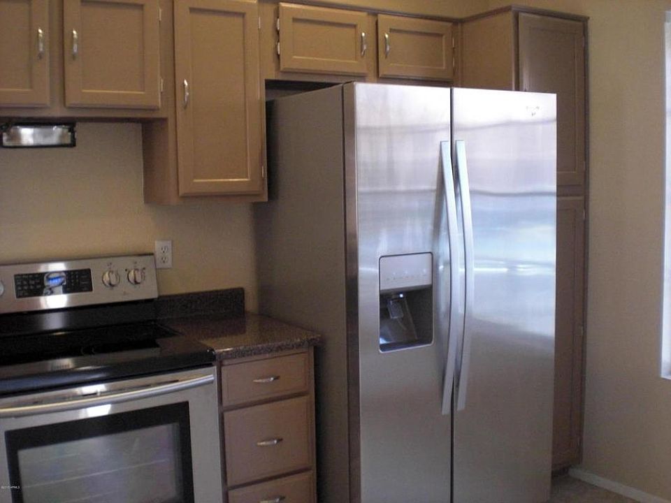 1st image of 3916 E Park Ave