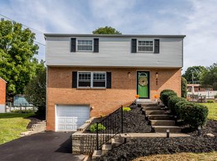 889 Blue Ridge Rd, Pittsburgh, PA 15239