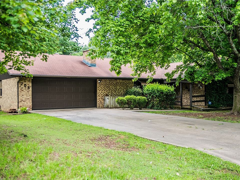 1st image of 705 Valley West Dr