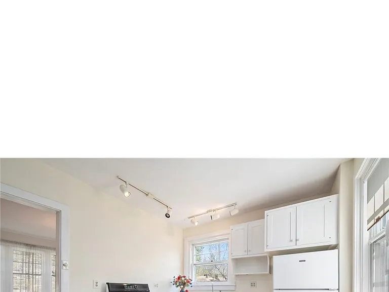 4208 Parkman Ave — Photo 8