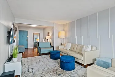 2835 Webb Avenue, #9D