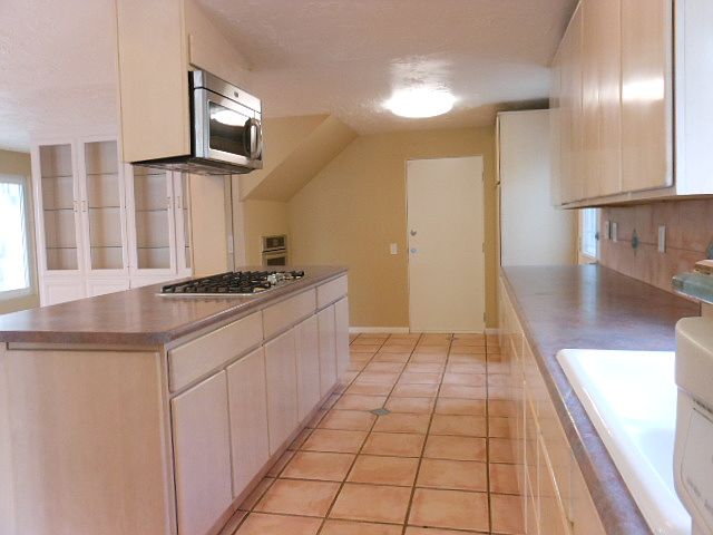 2nd image of 6932 Jackson Dr