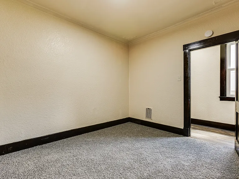 609 E Warrington Ave #1 — Photo 18
