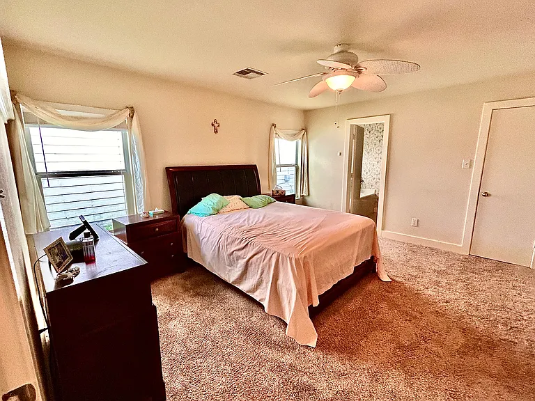 20839 Settlers Lake Cir N — Photo 16