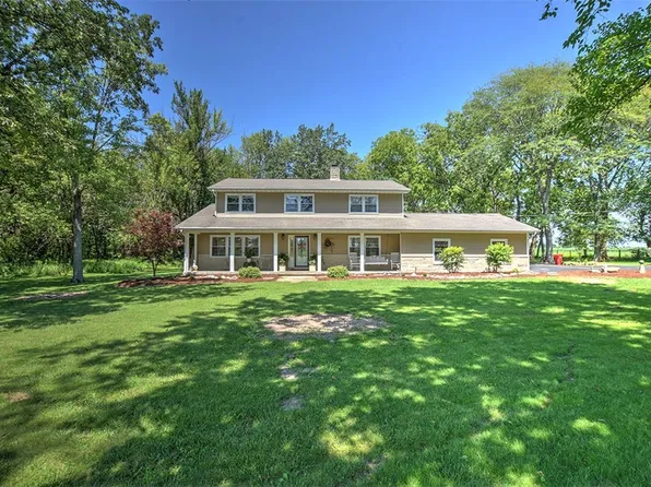 8090 Fort Daniel Rd, Decatur, IL 62521