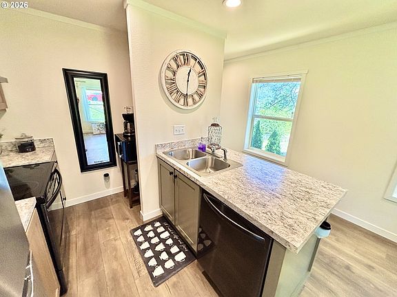 5th image of 1003 Arburnia St