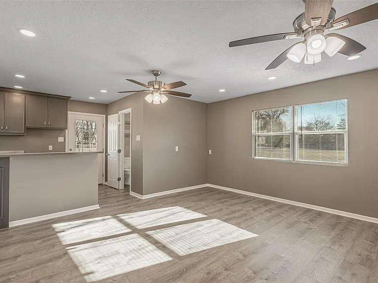 2201 Badger Ln — Photo 19