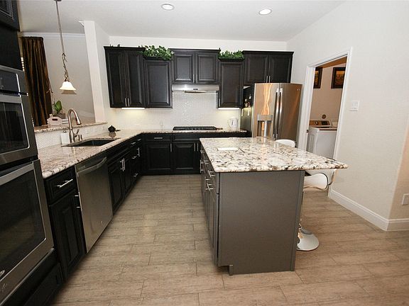 2nd image of 668 Tenuta Ln