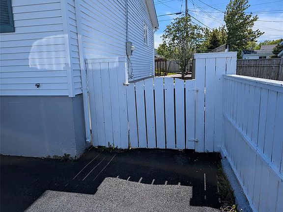 4th image of 4 Earhart Street