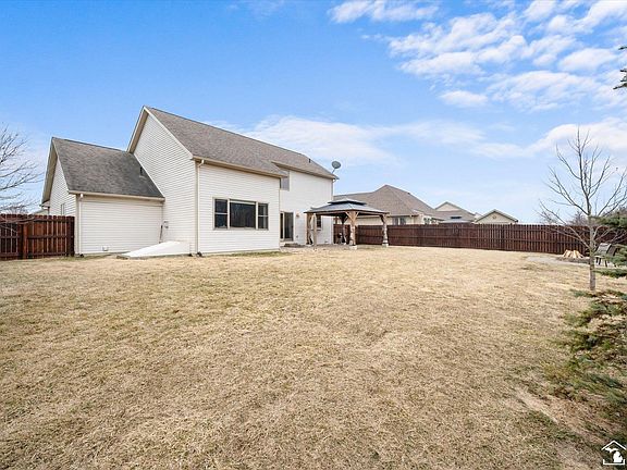 5th image of 15285 Oak Knoll Dr