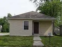 710 E Walnut St photo 1