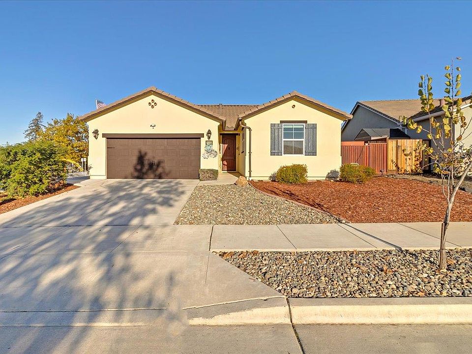 1st image of 215 Lucero Dr