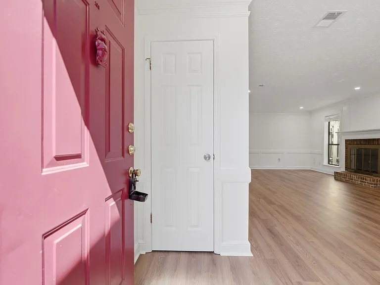 129 Sandalwood Cir — Photo 2