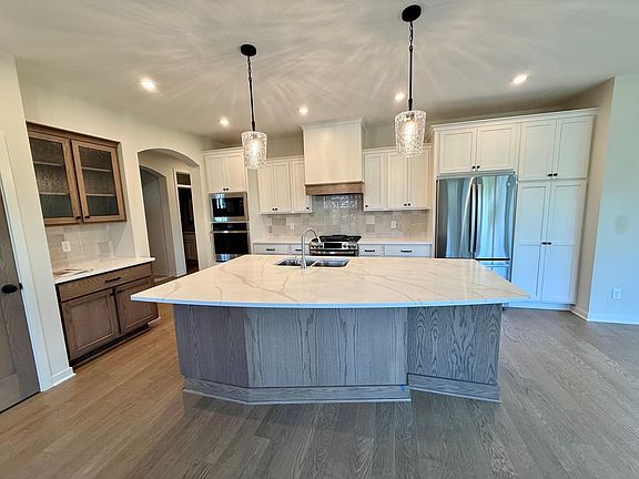 5th image of 4636 Fable Rd N