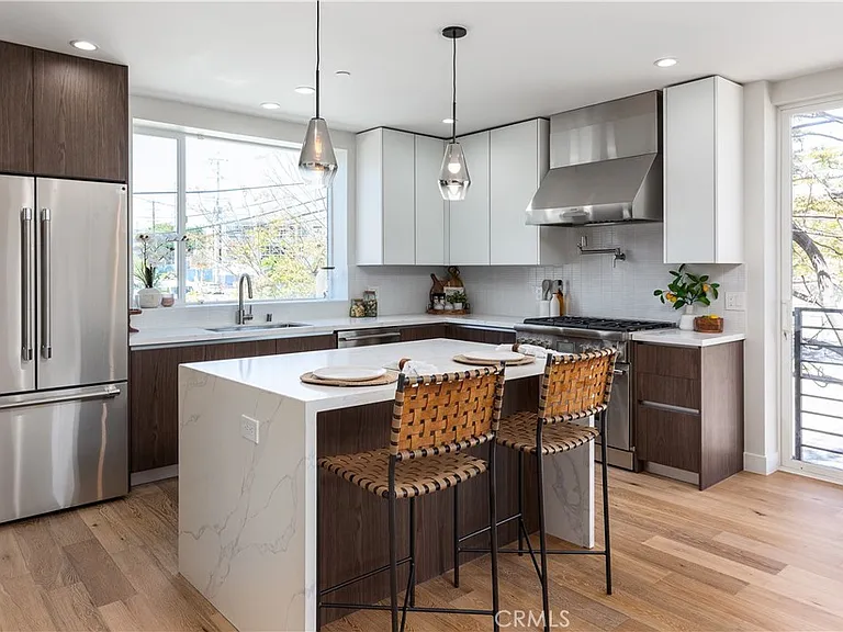 2824 Rowena Ave #B — Photo 4