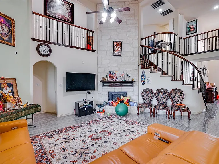 13704 Blueberry Hill Dr — Photo 5