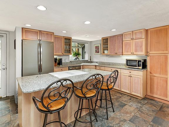 4th image of 100 N 8th St #28