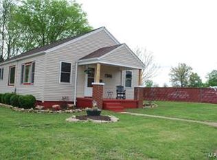 608 Middle St, Farmington, MO 63640